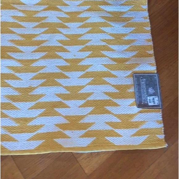 Rug - Picture 2 of 2